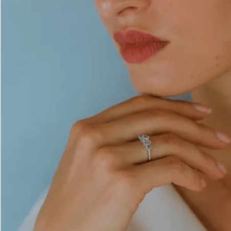 18 kt white gold Comete ring with aquamarine and diamonds