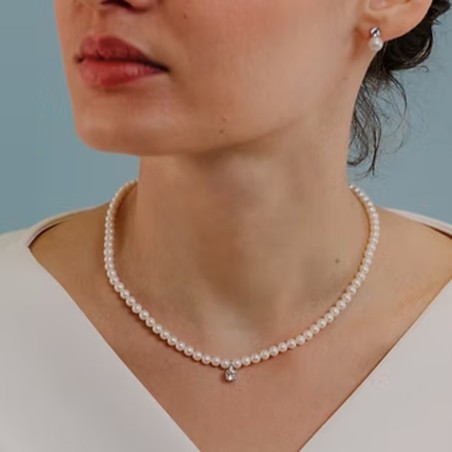 Collana Filo di Perle Acquadolce in Oro 18kt con acquamarina e diamante