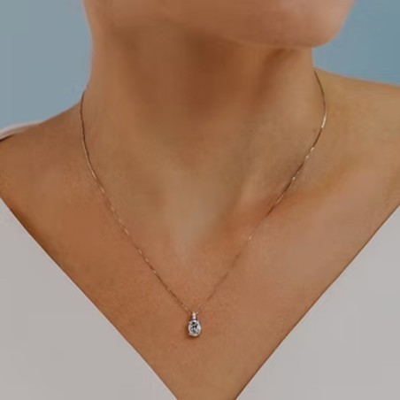 18kt white gold Comete necklace with aquamarine and diamonds