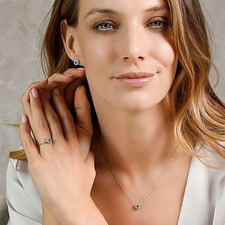 18 kt white gold Comete earrings with emeralds and diamonds