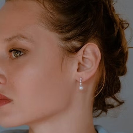 18 kt white gold Comete earrings with pearls and diamonds