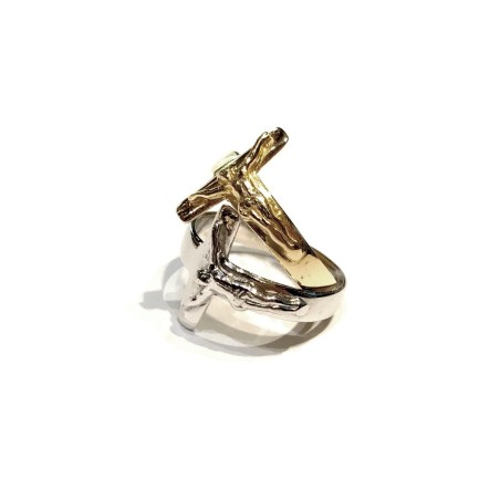 18 kt white gold crucifix ring